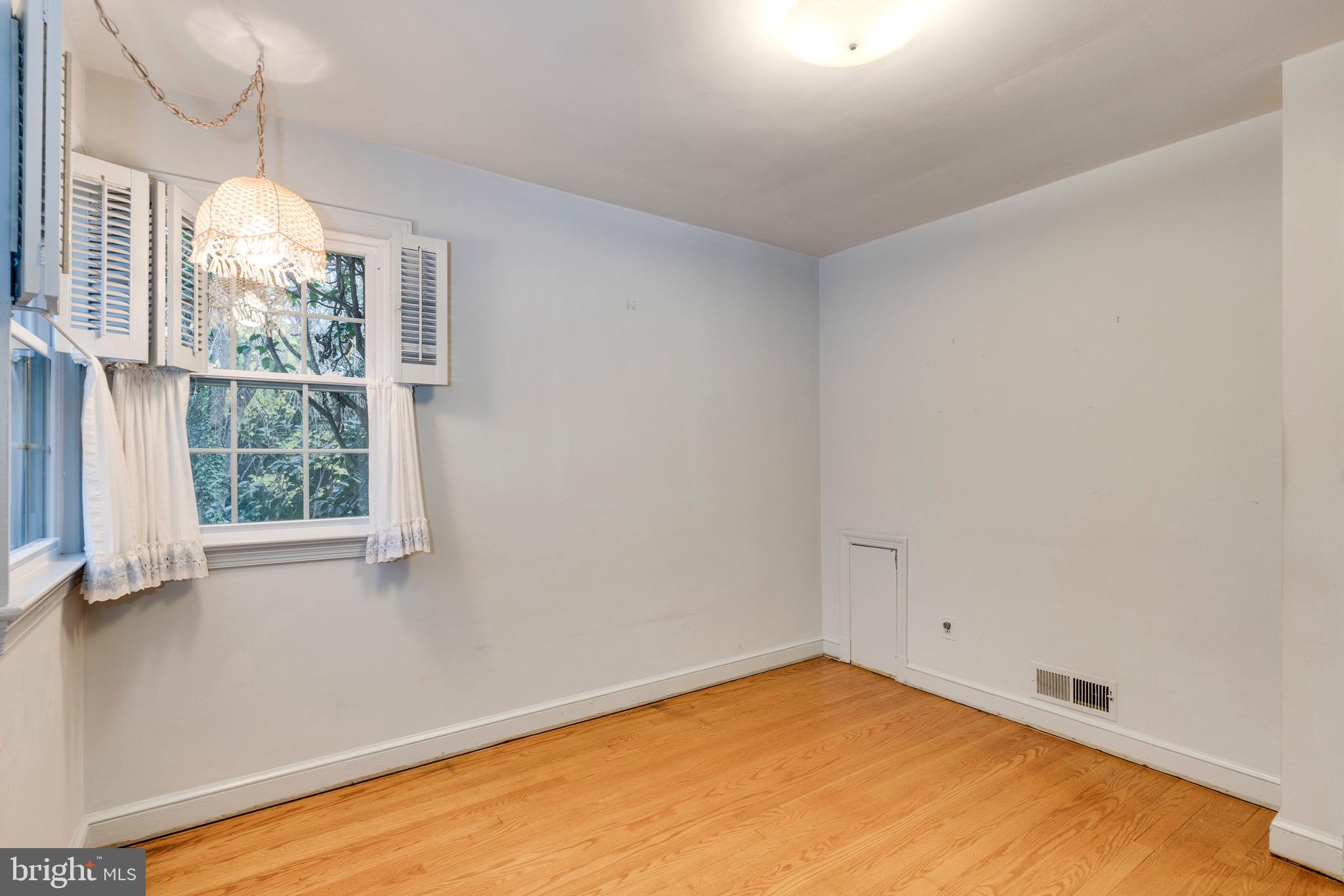 10001 Portland Road Silver Spring, MD 20901 - Photo 20 of 42