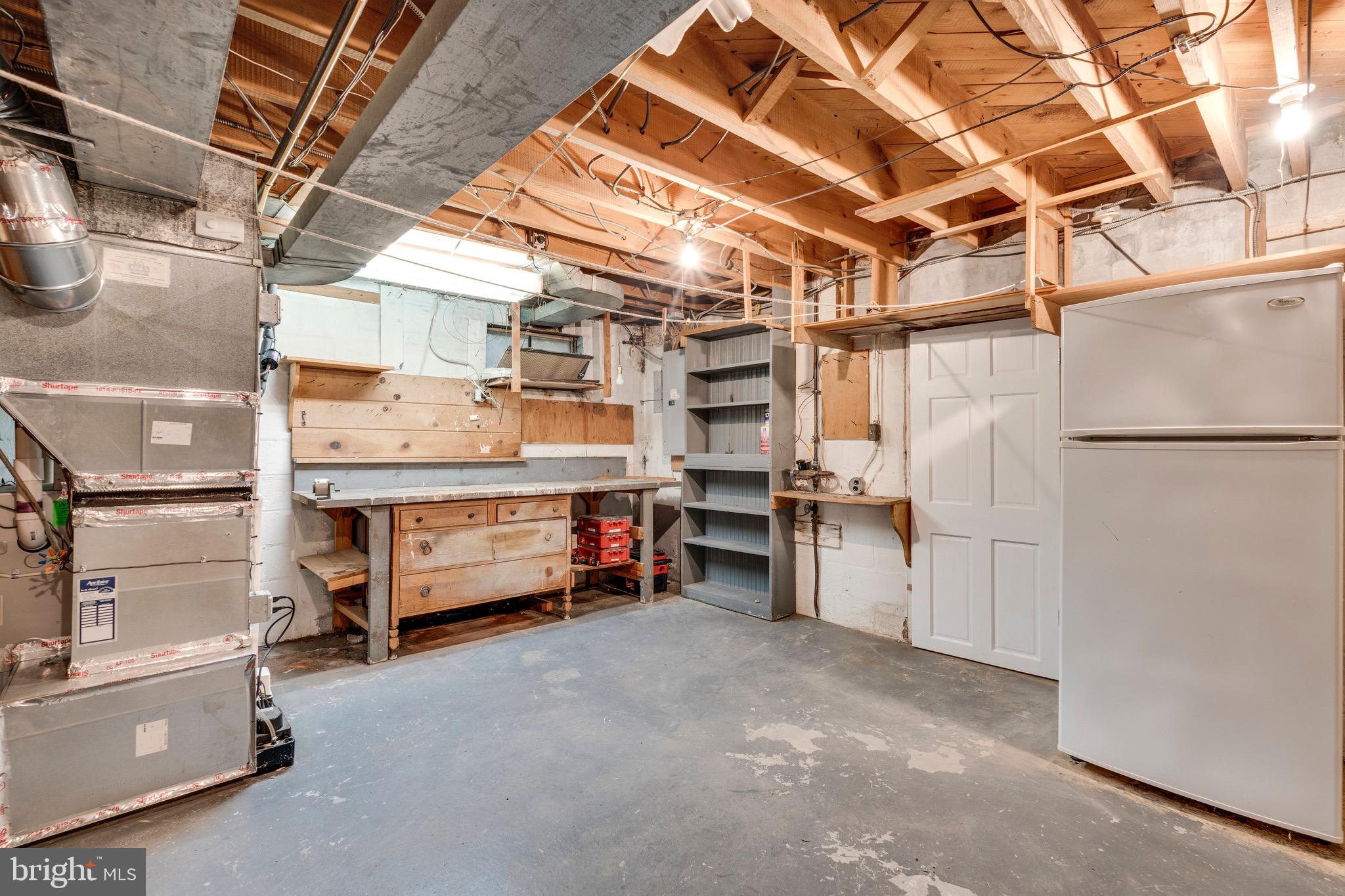 10001 Portland Road Silver Spring, MD 20901 - Photo 31 of 42 Large workshop