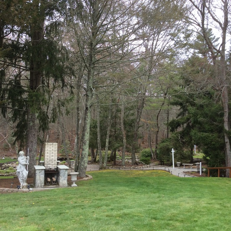 320 Reed Road Westport, MA 02790 - Photo 5 of 23