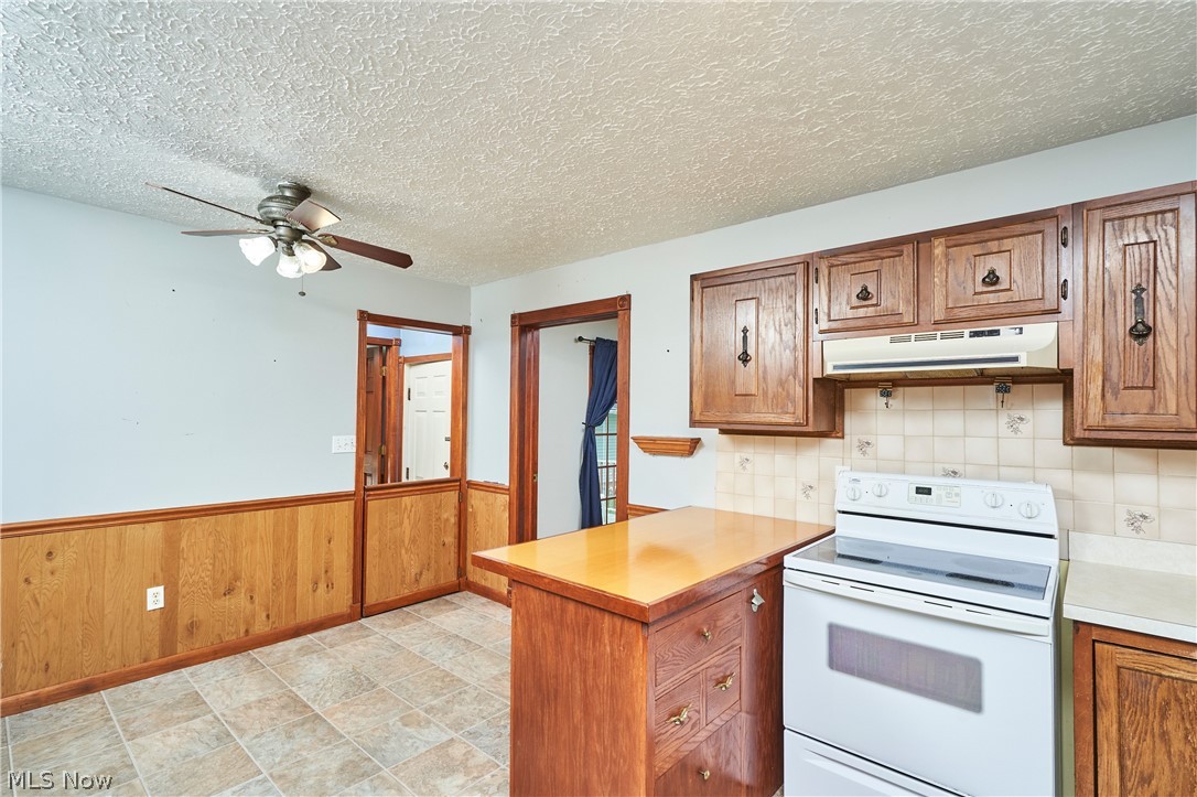 4055 Baird Road Stow, OH 44224 - Photo 9 of 21