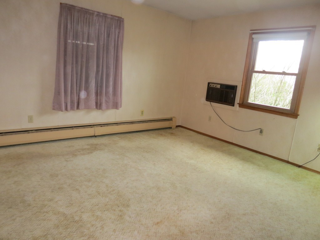 670 Morgan Road West Springfield, MA 01089 - Photo 15 of 28