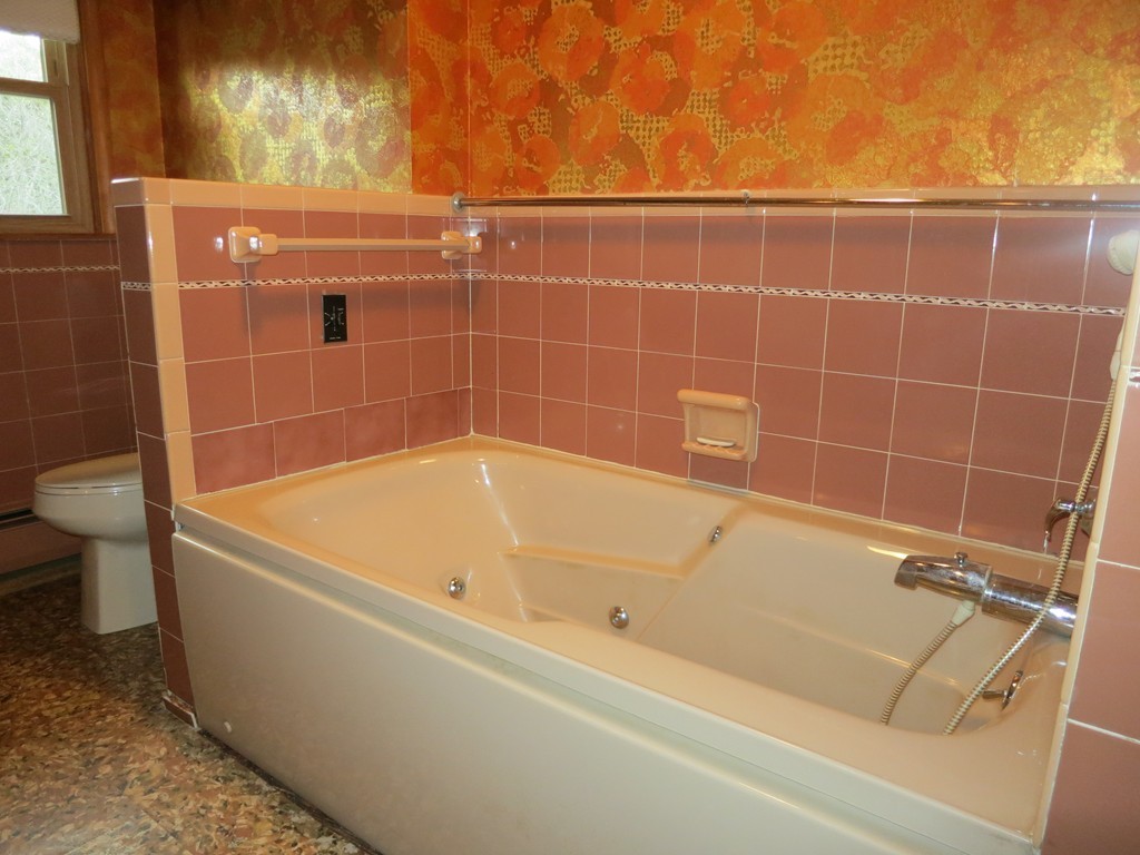 670 Morgan Road West Springfield, MA 01089 - Photo 17 of 28