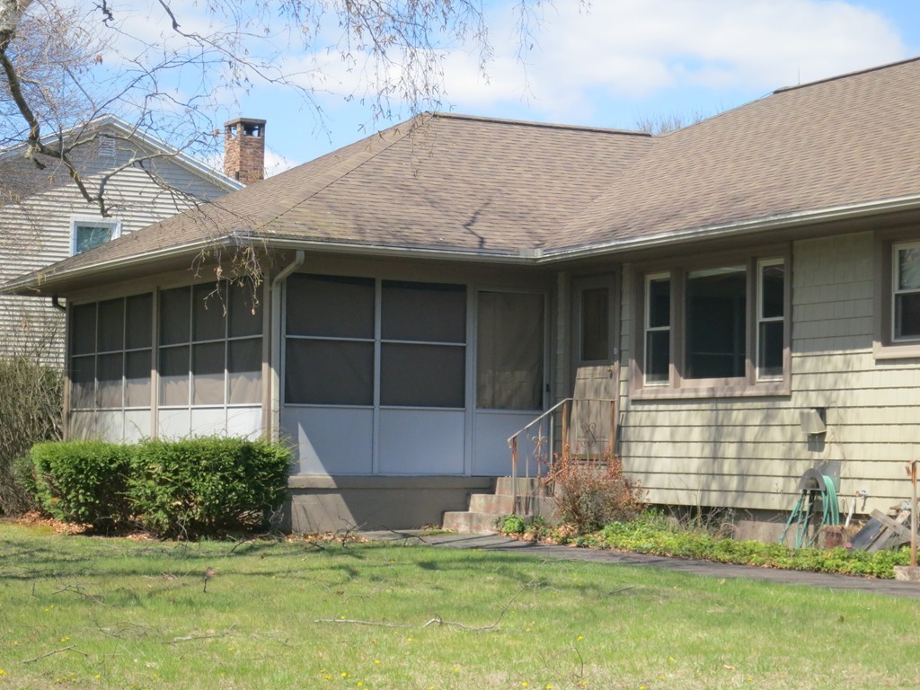 670 Morgan Road West Springfield, MA 01089 - Photo 2 of 28