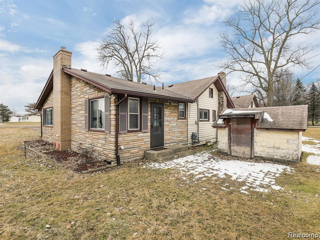38540 Beverly Road Romulus, MI 48174 - Photo 24 of 27 Beverly back view.jpeg