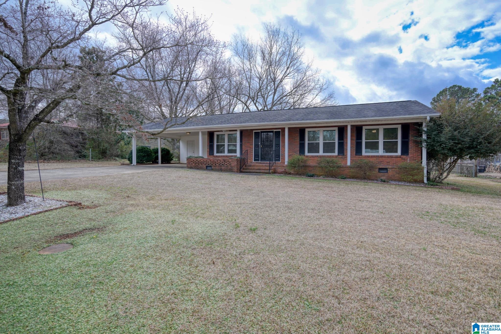 128 Patricia Road Anniston, AL 36206 - Photo 2 of 20