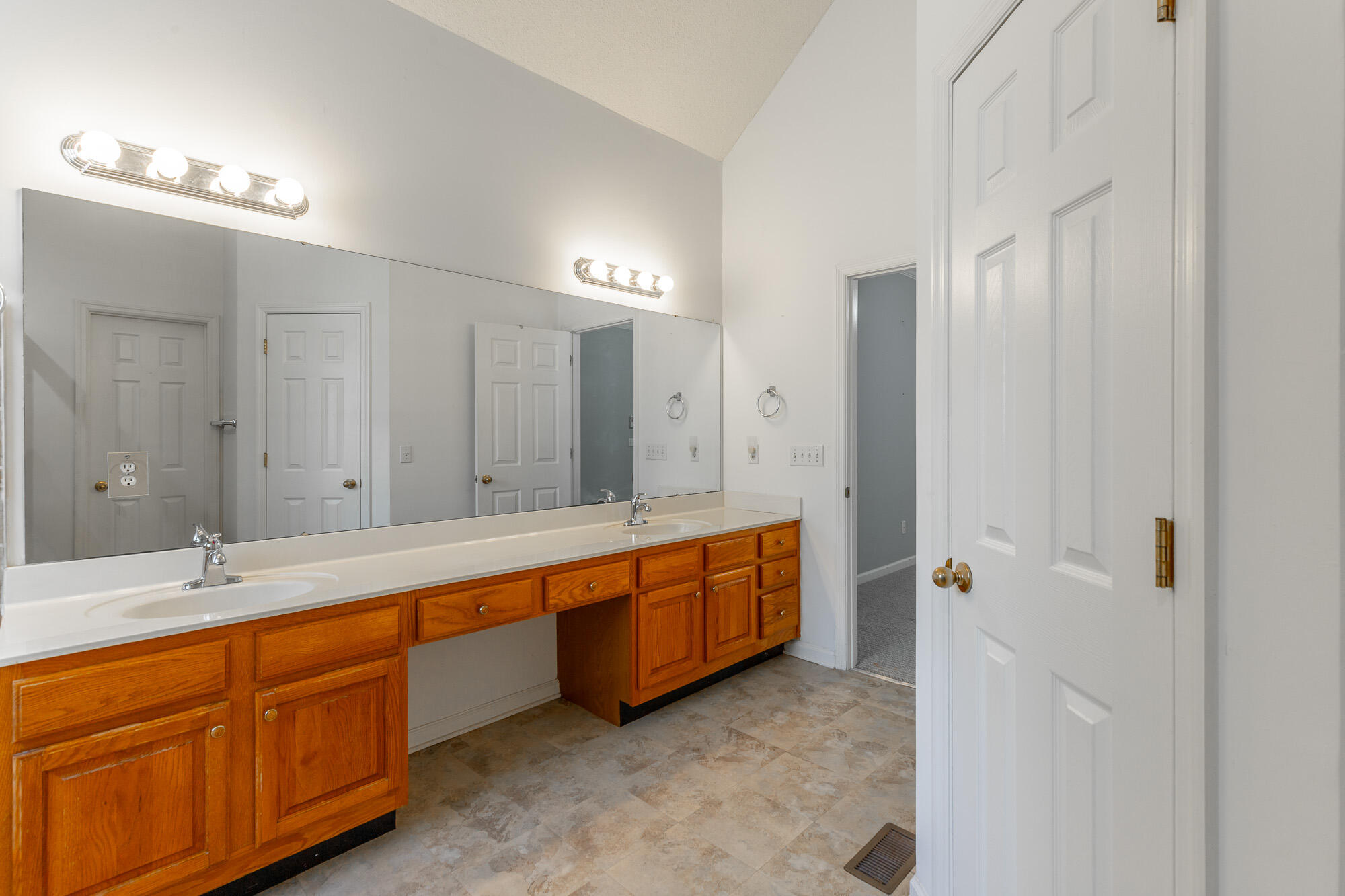 1615 Gunston Hall Road Hixson, TN 37343 - Photo 21 of 37 1615 Gunston Hall Road HD-46
