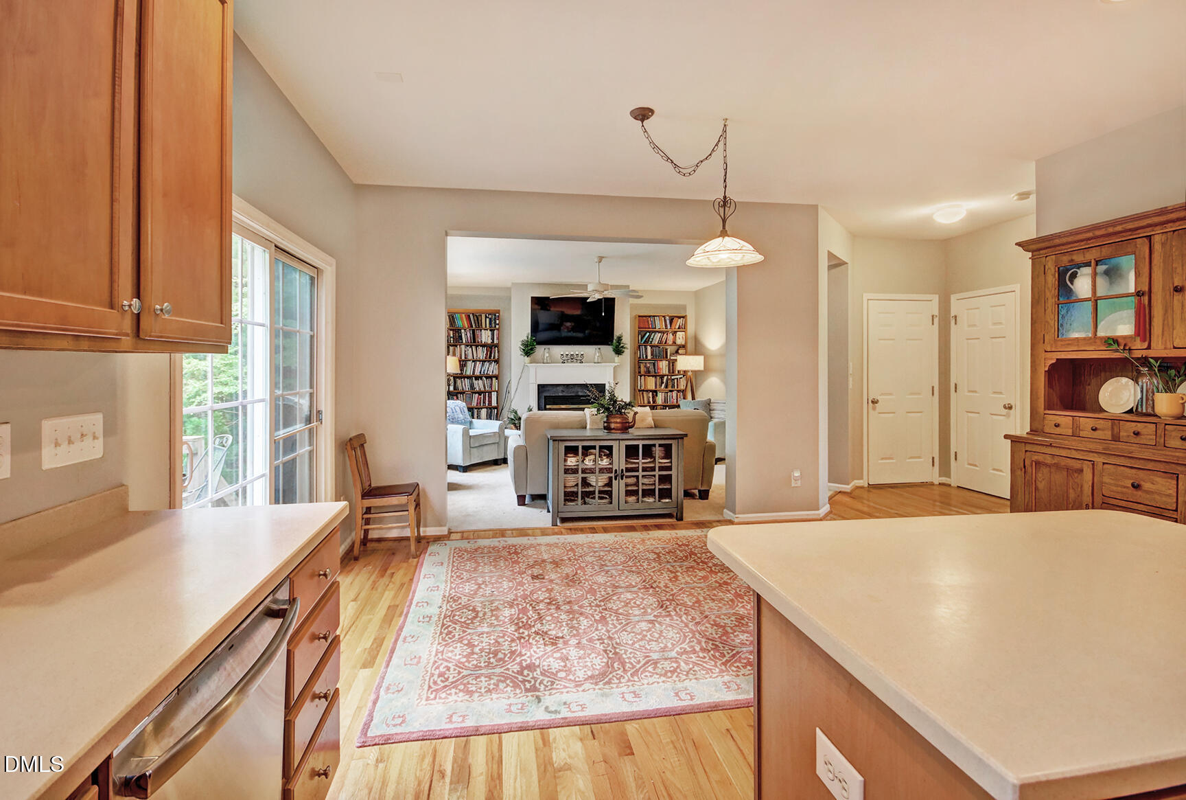 1203 Chancellors Ridge Drive Durham, NC 27713 - Photo 4 of 6 Kitchen & Breakfast