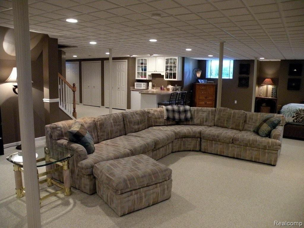 4200 Wincrest Lane Rochester, MI 48306 - Photo 19 of 28 Lower Level Family Room