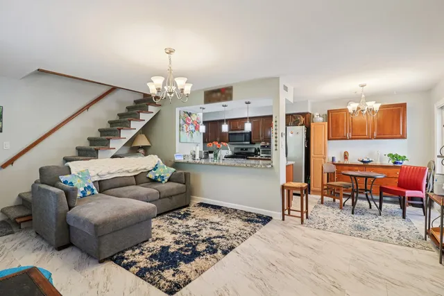 $240,000 | 1685 Cornell Drive, Hoffman Estates, IL 60169