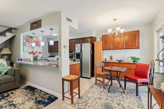 $240,000 | 1685 Cornell Drive, Hoffman Estates, IL 60169