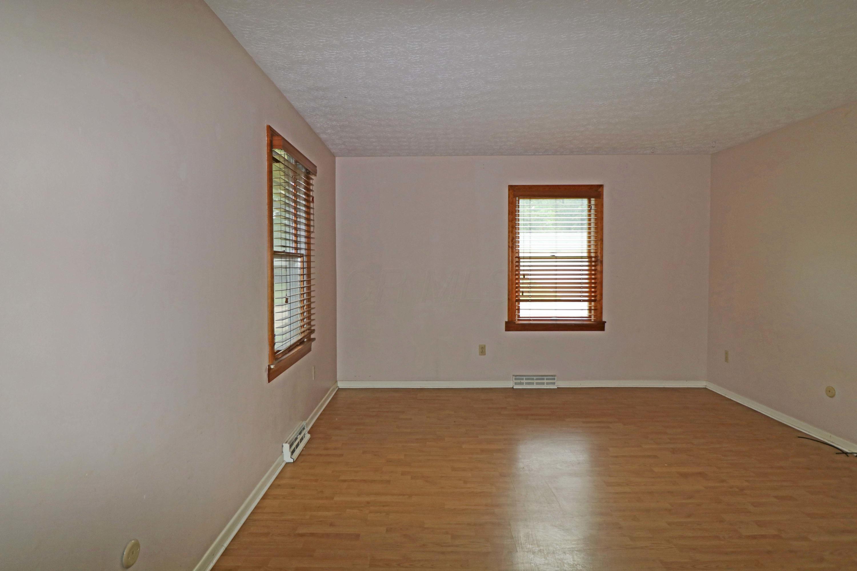 302 Watling Road Columbus, OH 43230 - Photo 5 of 31