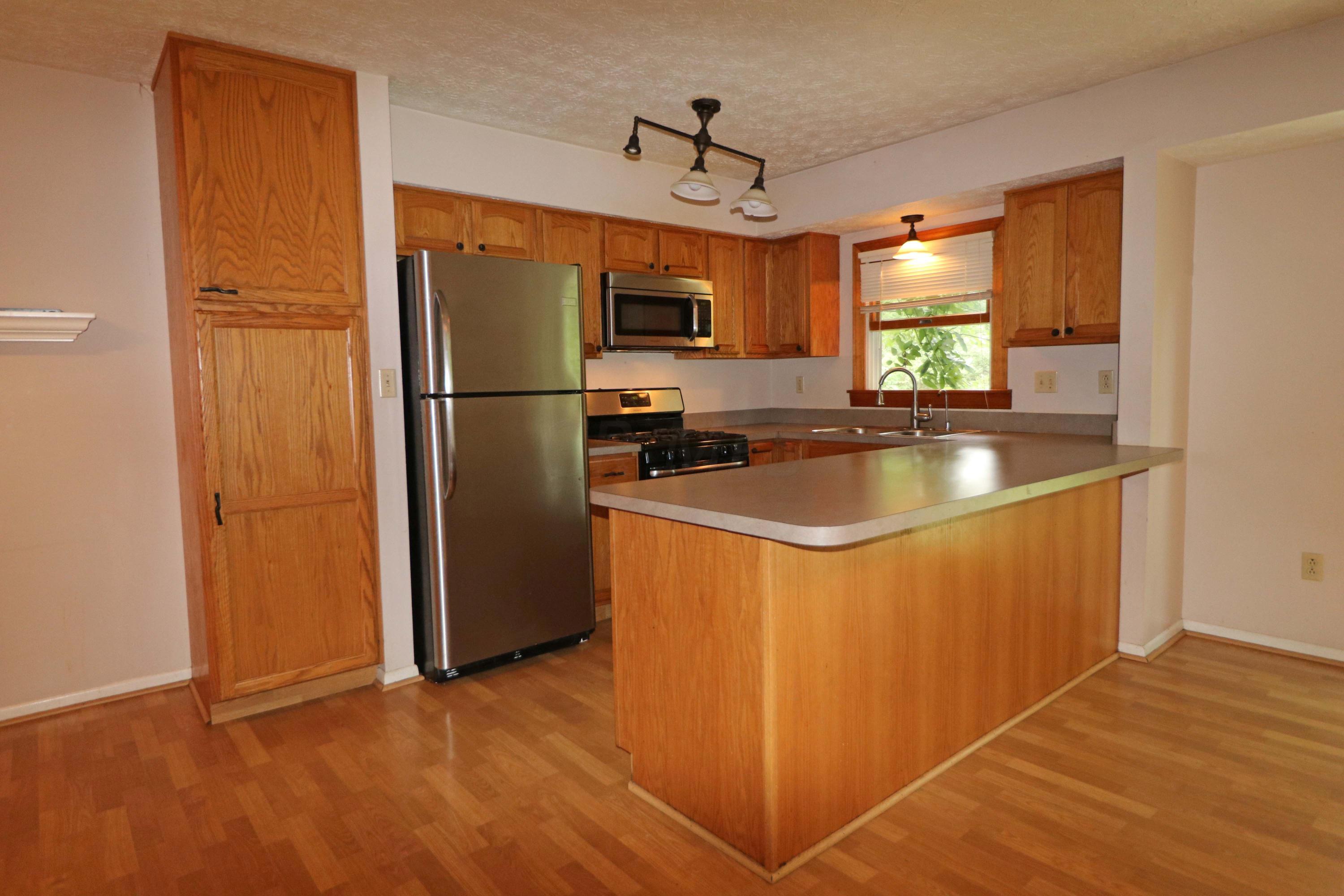 302 Watling Road Columbus, OH 43230 - Photo 7 of 31