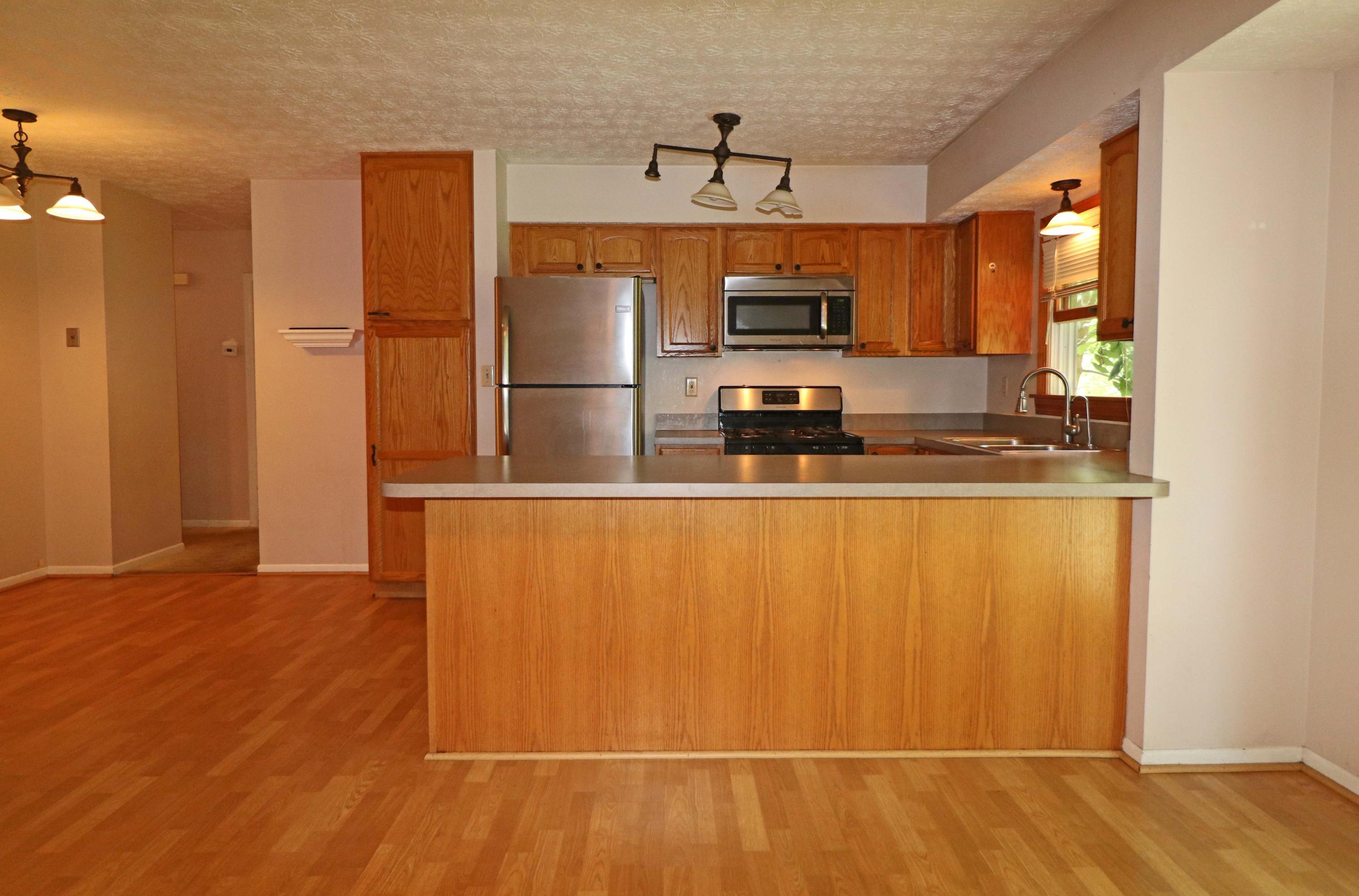 302 Watling Road Columbus, OH 43230 - Photo 8 of 31
