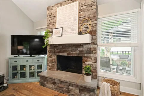$395,000 | 1920 East Jamestown Drive, Olathe, KS 66062