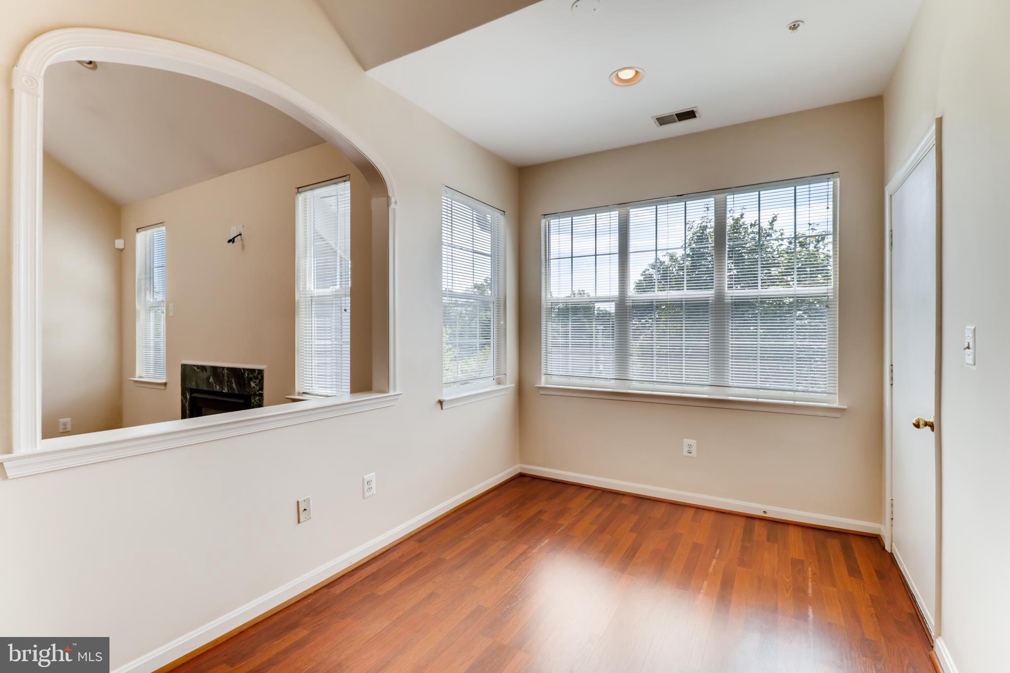 25 Hawk Rise Lane, Unit 303 Owings Mills, MD 21117 - Photo 3 of 27 Dining room