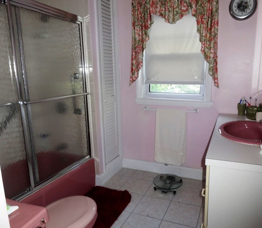 36 Oakwood Road Newton, MA 02466 - Photo 11 of 14 Gallery Image 11