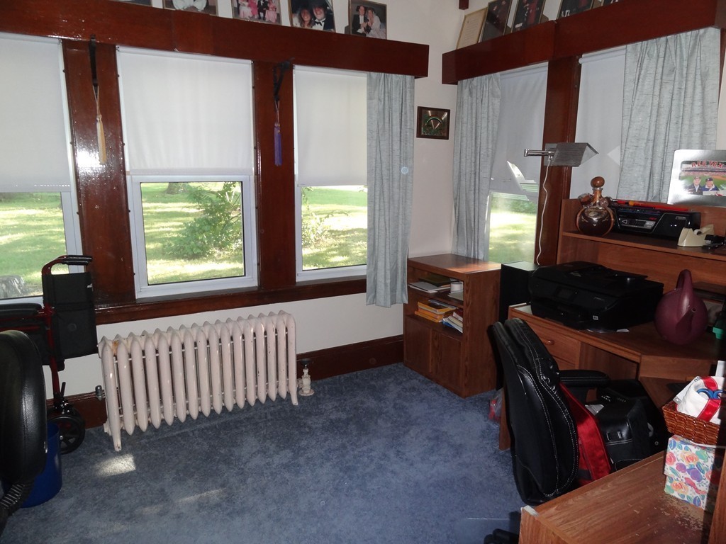 36 Oakwood Road Newton, MA 02466 - Photo 5 of 14 Gallery Image 5