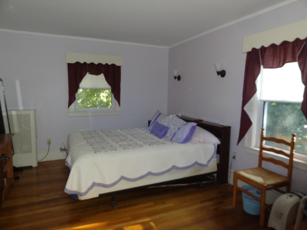 36 Oakwood Road Newton, MA 02466 - Photo 8 of 14 Gallery Image 8