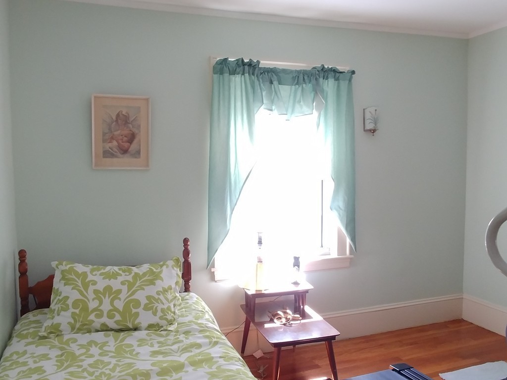 36 Oakwood Road Newton, MA 02466 - Photo 10 of 14 Gallery Image 10