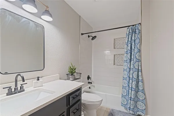 $599,900 | 3717 Castle River Drive, Corpus Christi, TX 78410