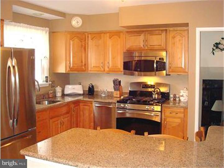 662 Mueller Road Warminster, PA 18974 - Photo 2 of 13 Gallery Image 2