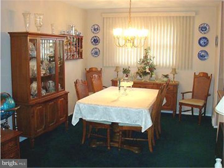 662 Mueller Road Warminster, PA 18974 - Photo 5 of 13 Gallery Image 5