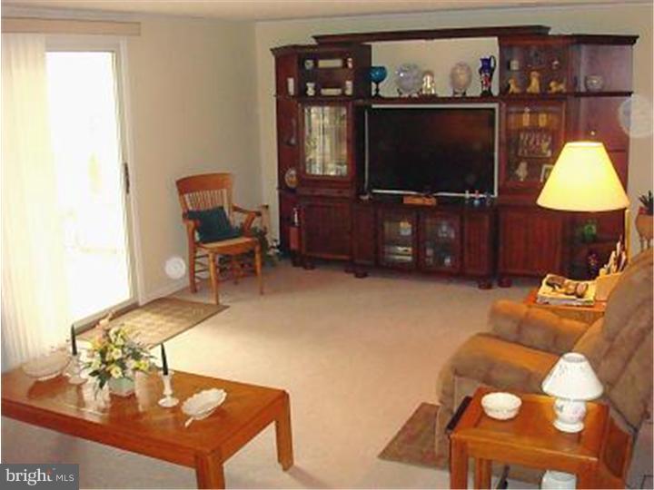 662 Mueller Road Warminster, PA 18974 - Photo 7 of 13 Gallery Image 7
