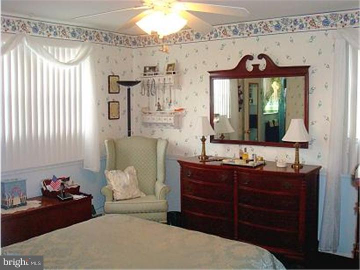662 Mueller Road Warminster, PA 18974 - Photo 8 of 13 Gallery Image 8