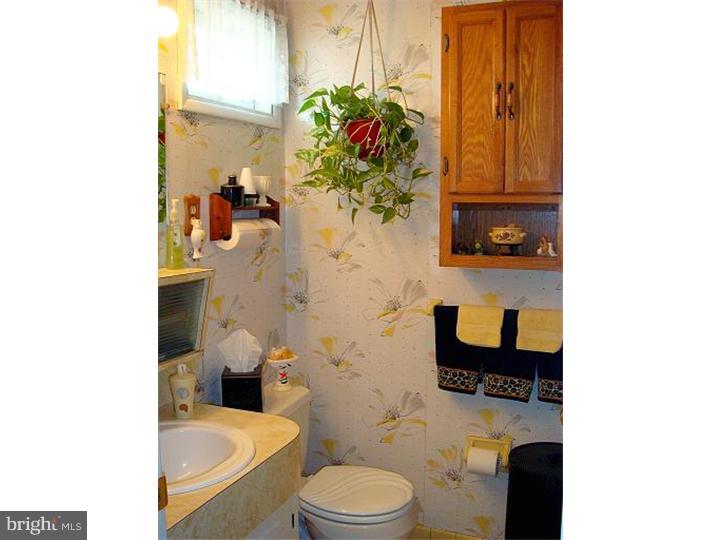 662 Mueller Road Warminster, PA 18974 - Photo 10 of 13 Gallery Image 10