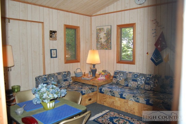 207 Lakeview Road Newland, NC 28657 - Photo 8 of 32 Gallery Image 8
