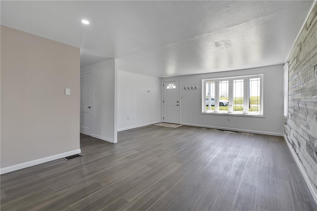 109 Mowry Road Monaca, PA 15061 - Photo 5 of 21 Gallery Image 5