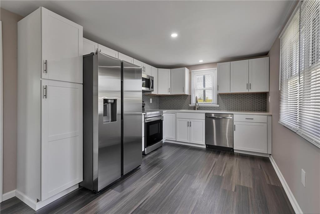 109 Mowry Road Monaca, PA 15061 - Photo 6 of 21 Gallery Image 6