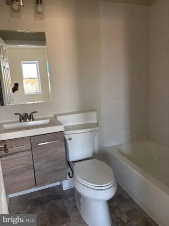 $335,000 | 402 Colwyn Avenue, Darby, PA 19023