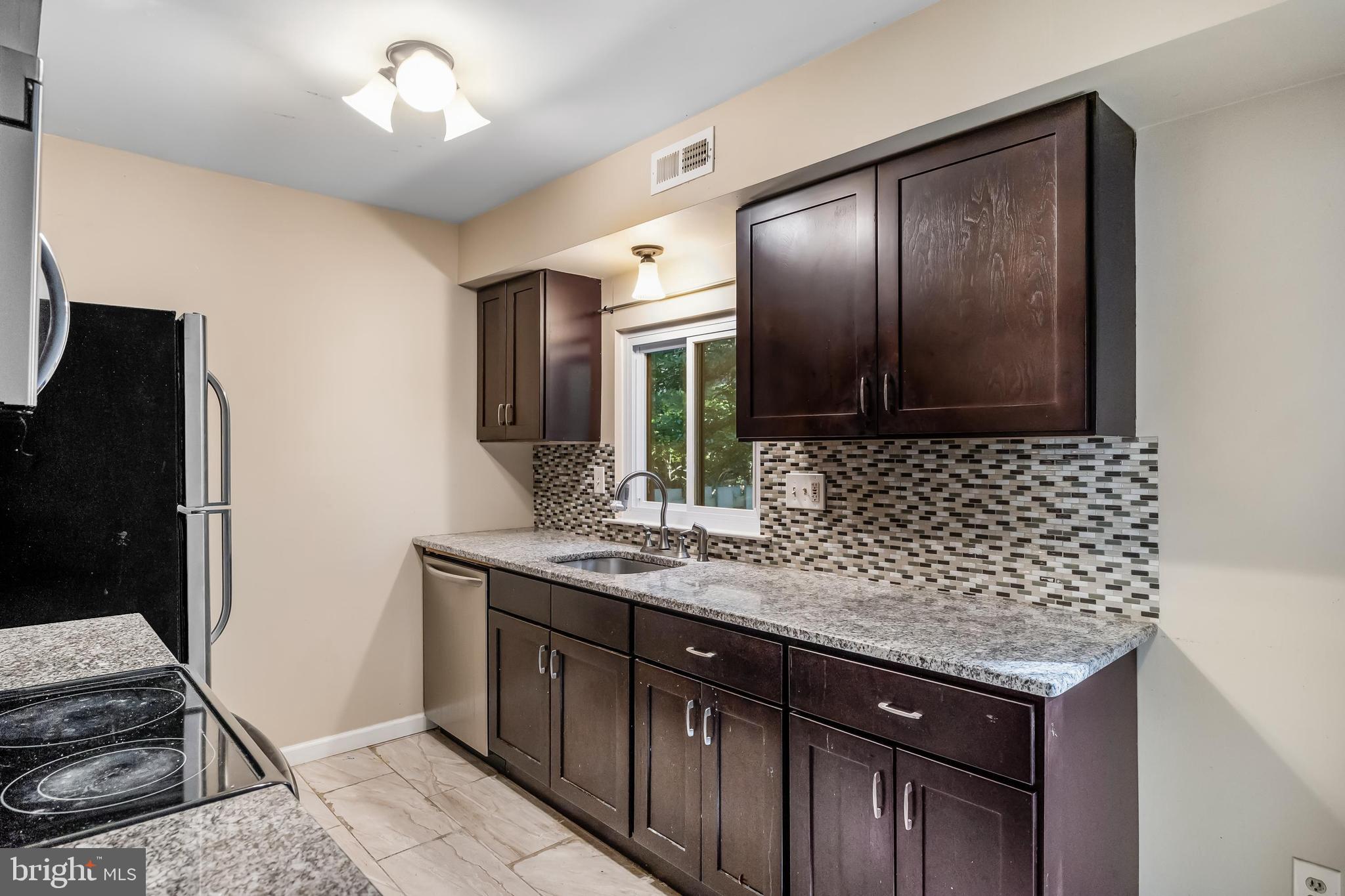37 Harwood Lane Clementon, NJ 08021 - Photo 12 of 34 Gallery Image 12