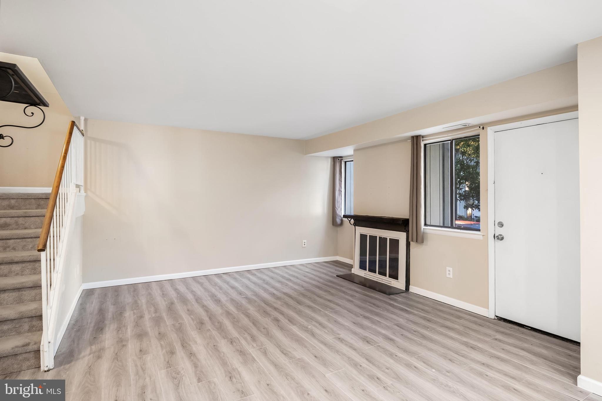 37 Harwood Lane Clementon, NJ 08021 - Photo 4 of 34 Gallery Image 4