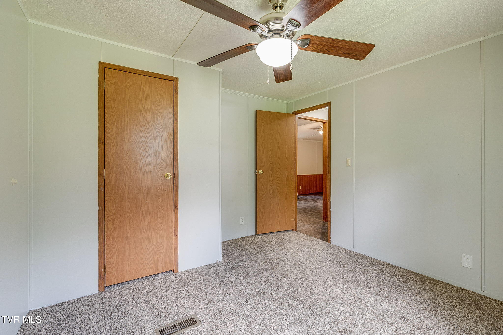 229 Alpine Loop Mosheim, TN 37818 - Photo 26 of 38 019