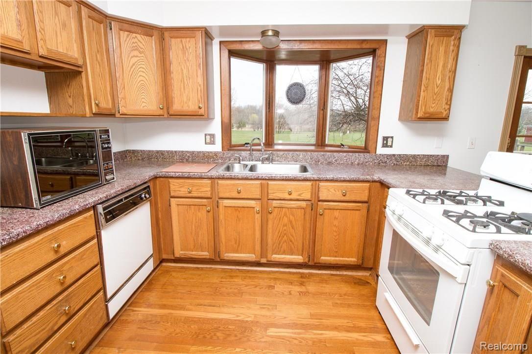 15134 Belle River Road Allenton, MI 48002 - Photo 14 of 36 Kitchen4.jpg