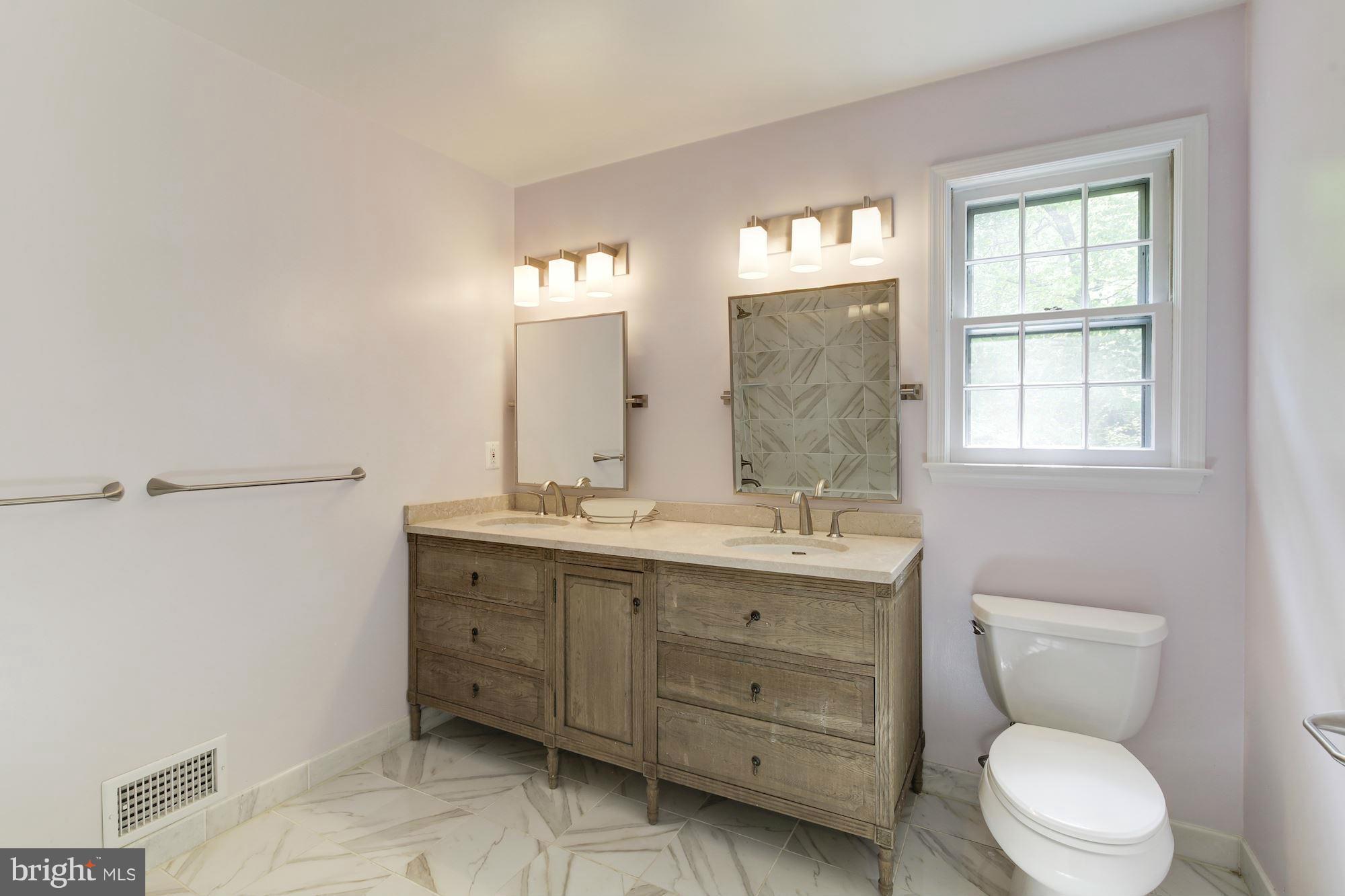 4081 Ridgeview Circle McLean, VA 22101 - Photo 23 of 30 Bath