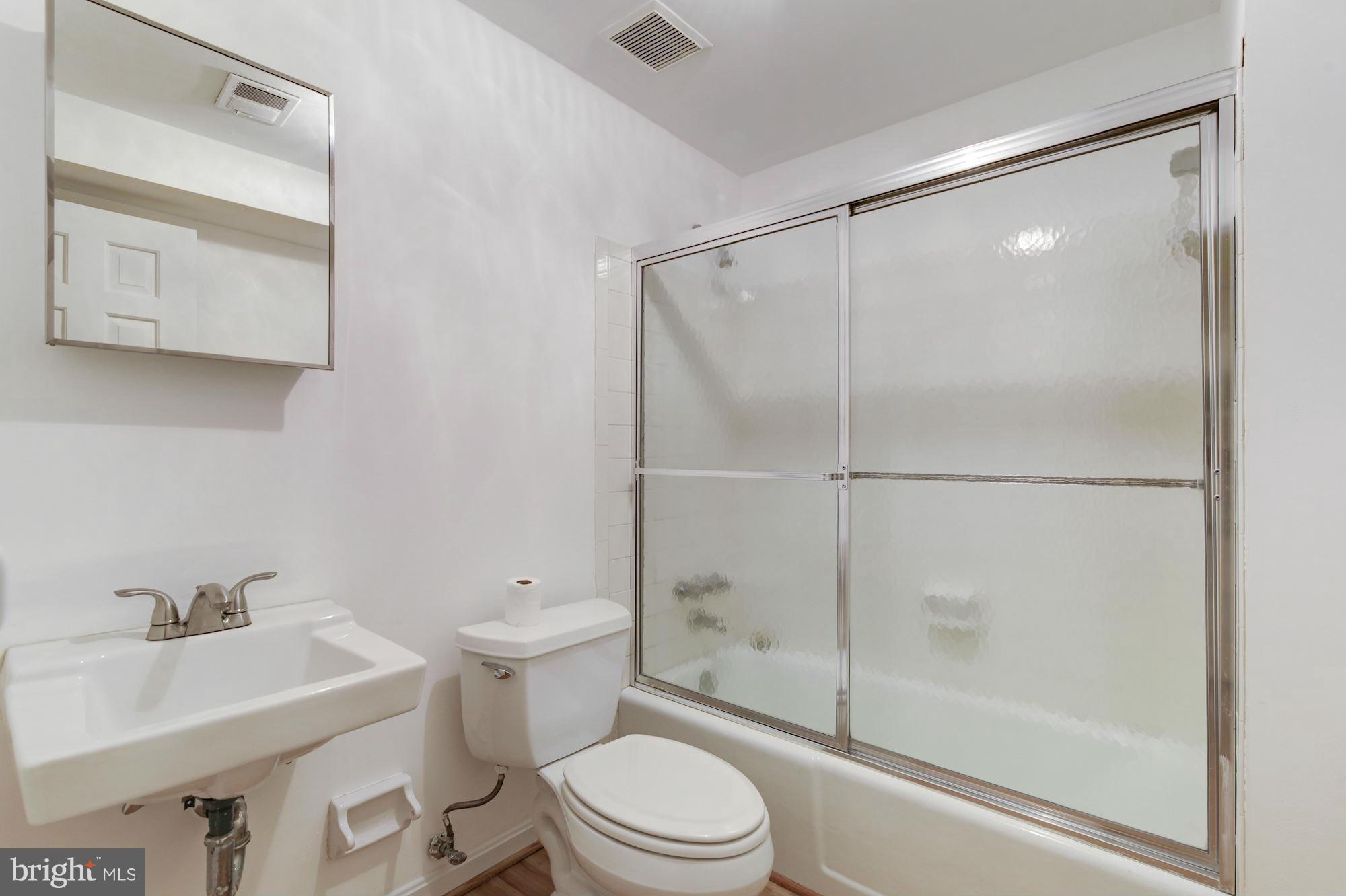 4081 Ridgeview Circle McLean, VA 22101 - Photo 28 of 30 Bath