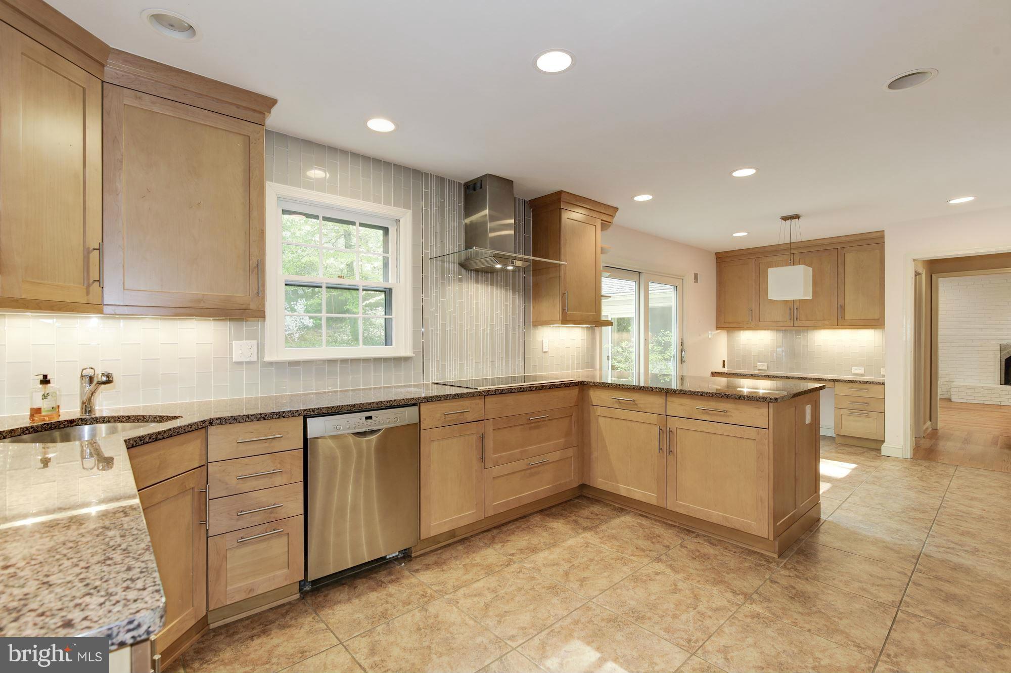 4081 Ridgeview Circle McLean, VA 22101 - Photo 6 of 30 Kitchen