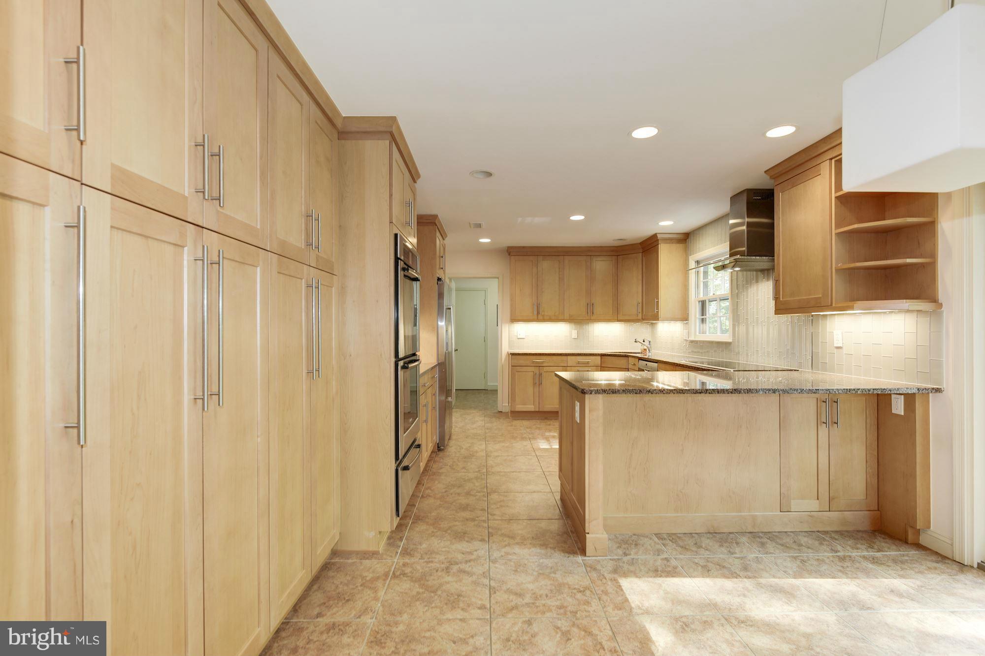 4081 Ridgeview Circle McLean, VA 22101 - Photo 8 of 30 Kitchen