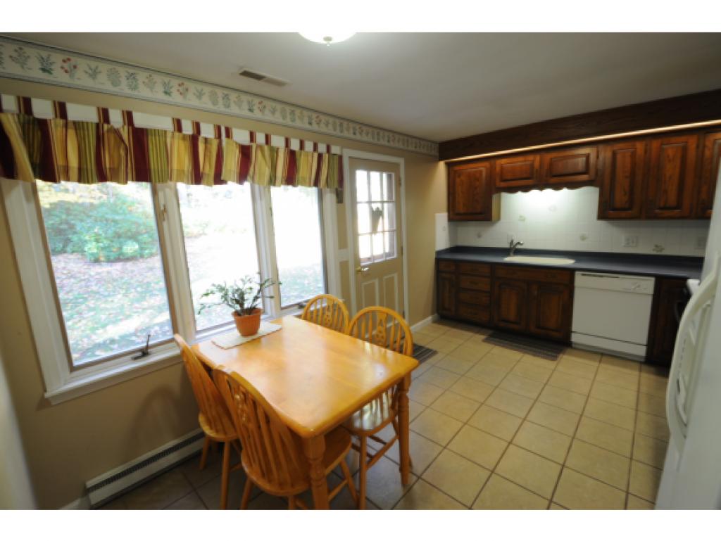 15 Rutledge Road Bedford, NH 03110 - Photo 3 of 16