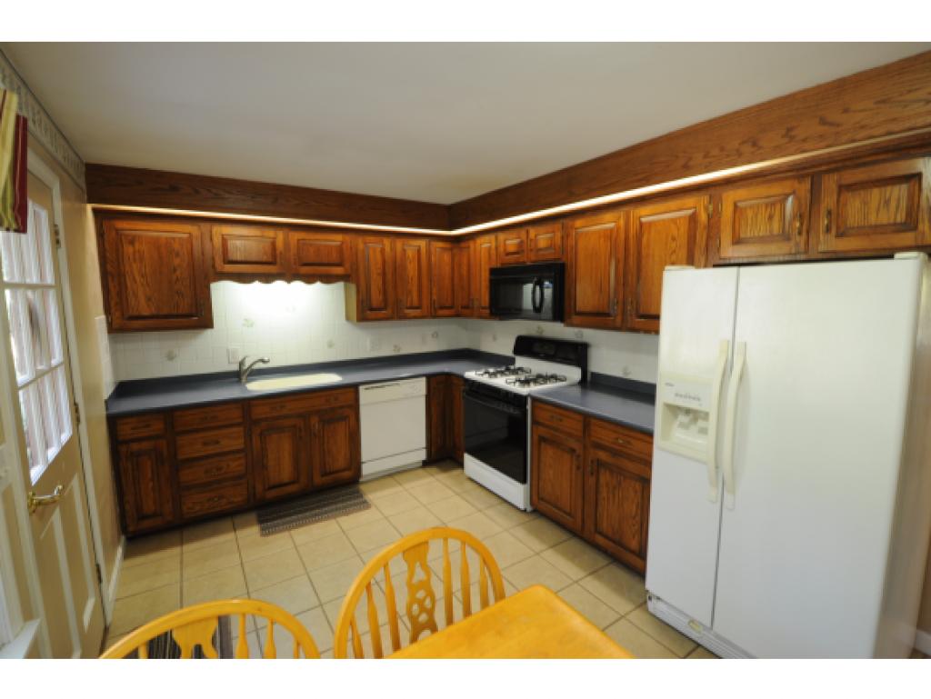 15 Rutledge Road Bedford, NH 03110 - Photo 4 of 16