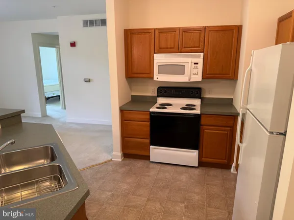 $245,000 | 1000 Fountainview Circle, Unit 1301, Newark, DE 19713