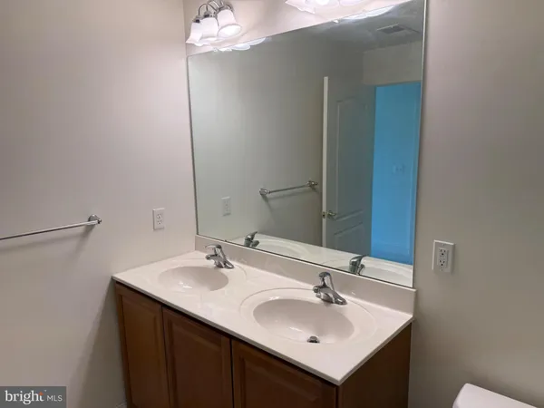 $245,000 | 1000 Fountainview Circle, Unit 1301, Newark, DE 19713