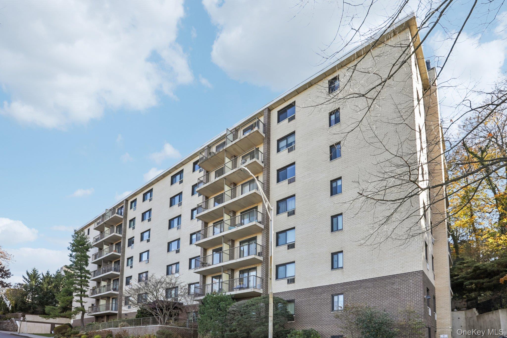 108 Sagamore Road, Unit 3E Tuckahoe, NY 10707 - Photo 3 of 30