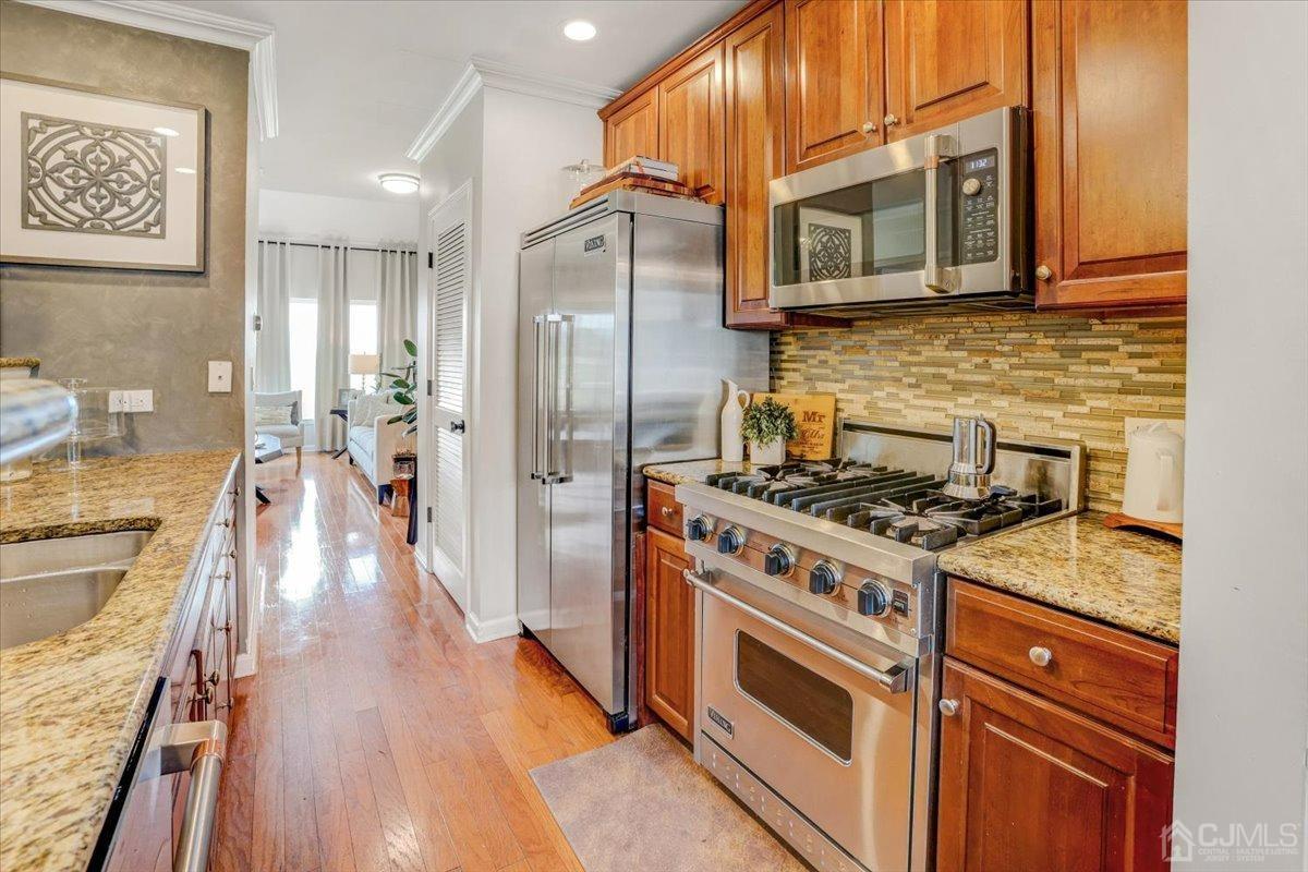 368 Rector Street, Unit 503 Perth Amboy, NJ 08861 - Photo 6 of 33 Gallery Image 6