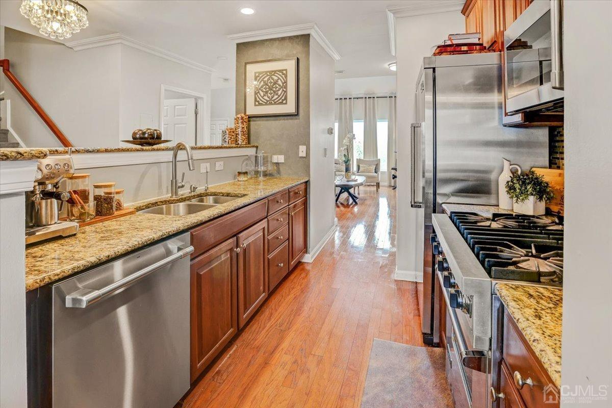 368 Rector Street, Unit 503 Perth Amboy, NJ 08861 - Photo 8 of 33 Gallery Image 8