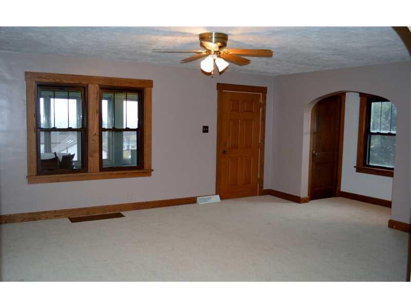 3202 Old Pittsburgh Road New Castle, PA 16101 - Photo 3 of 7 Living Room.