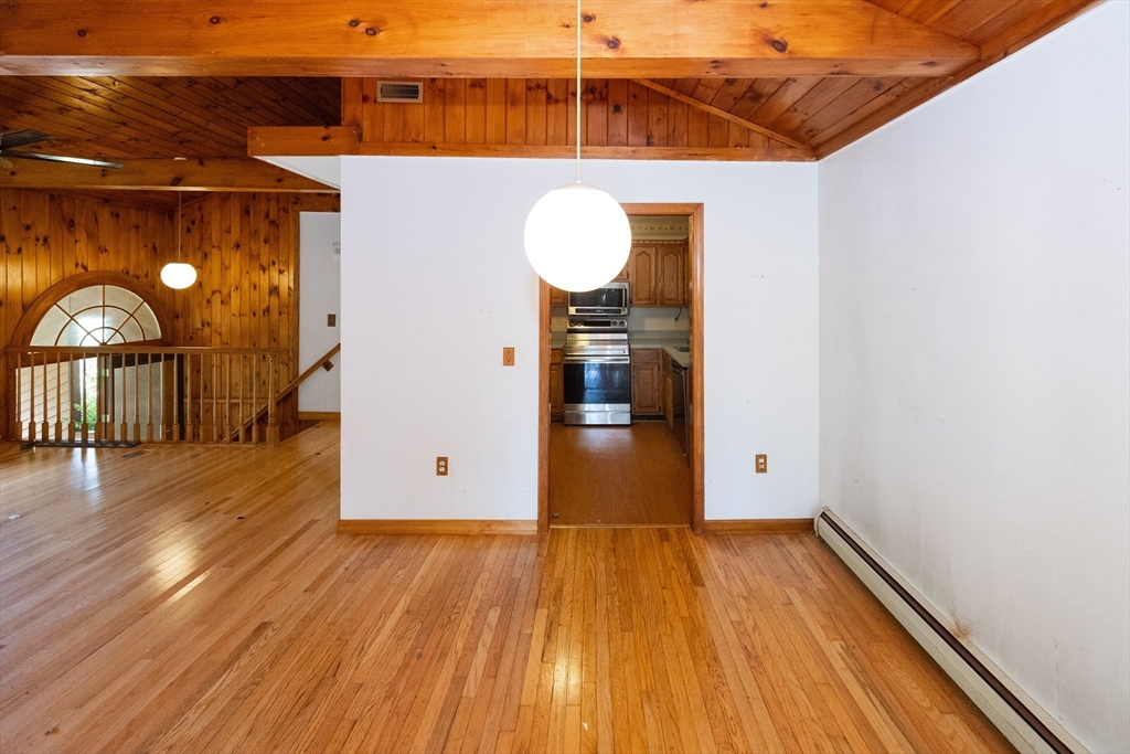 426 Cronin Road Warren, MA 01585 - Photo 4 of 27 Gallery Image 4